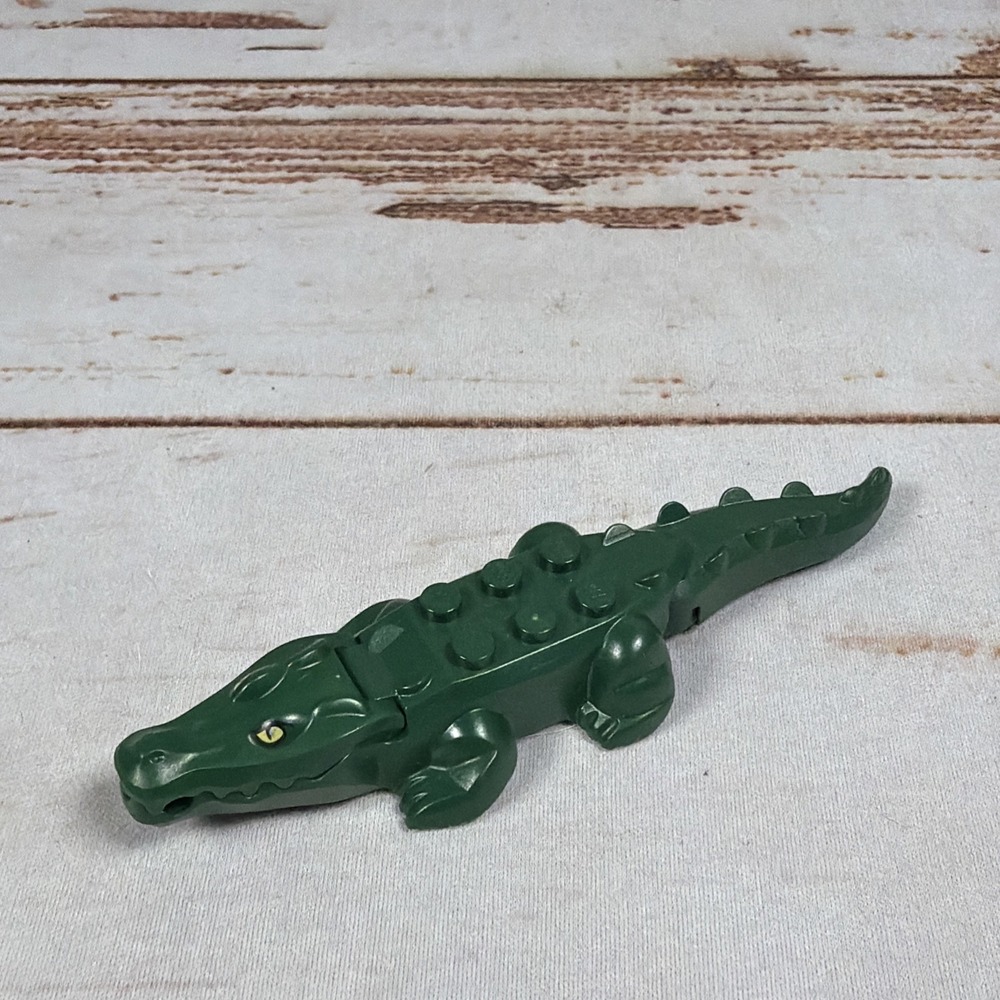 LEGO Dark Green Alligator Crocodile Animal Minifigure Yellow Eyes City Swamp